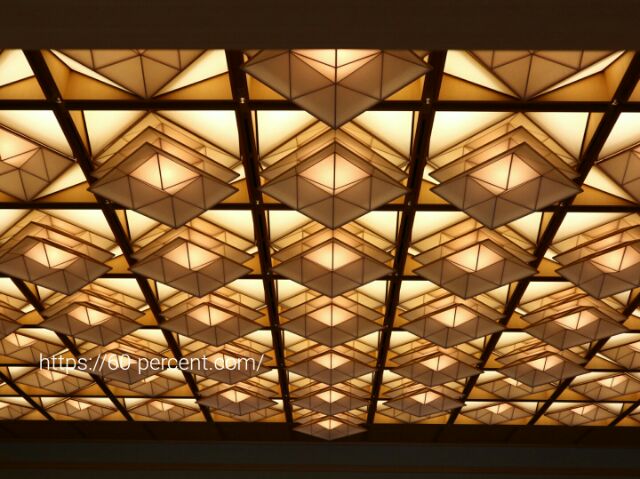 京都迎賓館の天井の画像