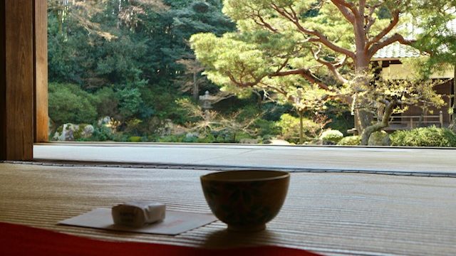 京都のお寺で頂くお抹茶
